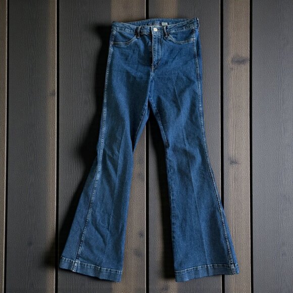 H&M Women's Medium Wash Flare Jeans Size US 8 - Picture 1 of 7